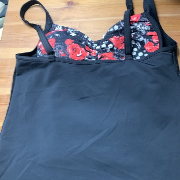 Point Zero Tankini Top, Adjustable Straps, No wires, Front Ruching Size 12D - Picture 6 of 8